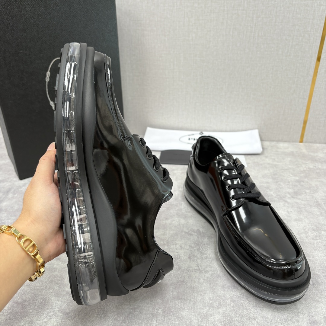 💋💍P家新品 PRAD*/普拉-达 新款休闲正装气垫皮革运动鞋 这款气垫运动板鞋采用进口开边珠/柔软腊面