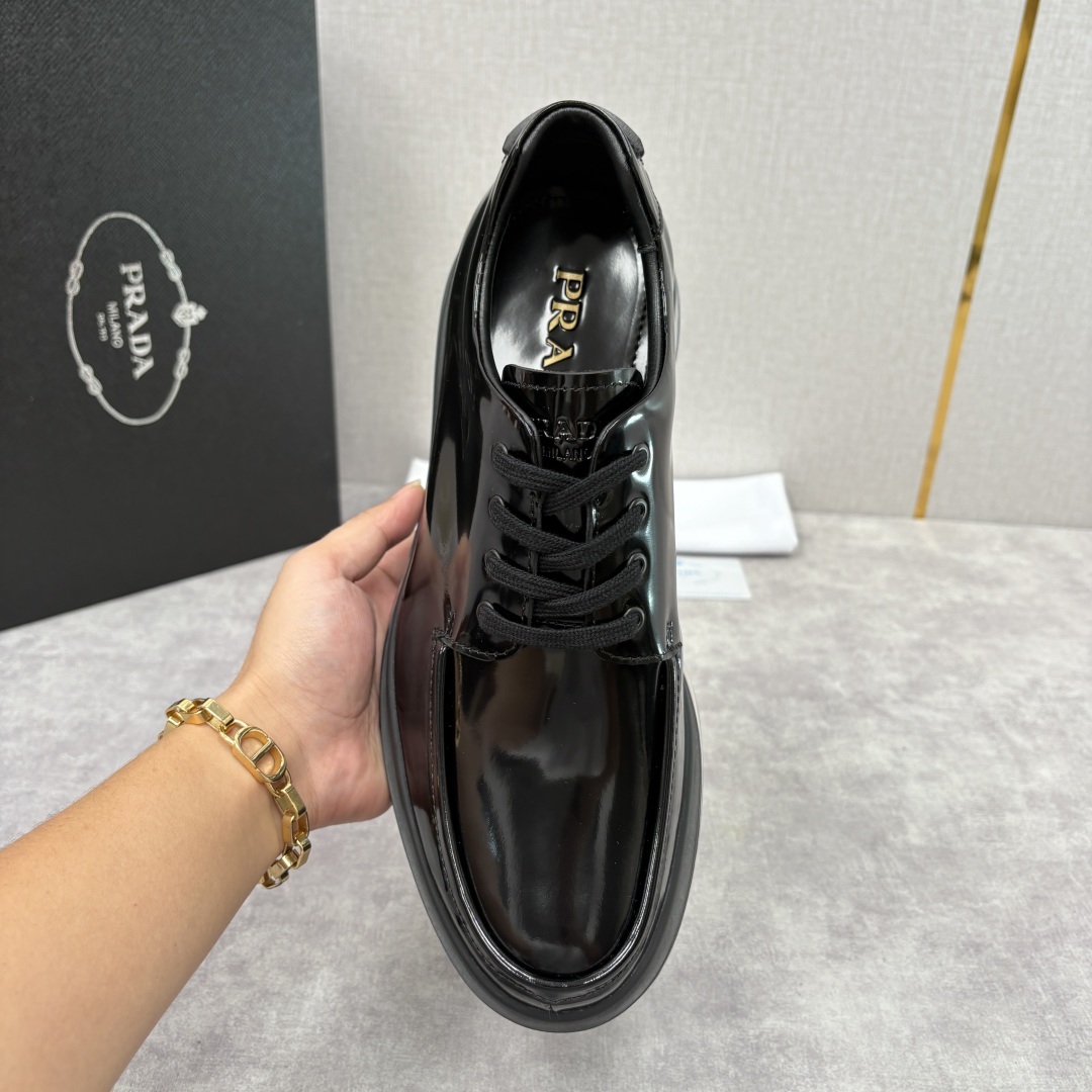 💋💍P家新品 PRAD*/普拉-达 新款休闲正装气垫皮革运动鞋 这款气垫运动板鞋采用进口开边珠/柔软腊面