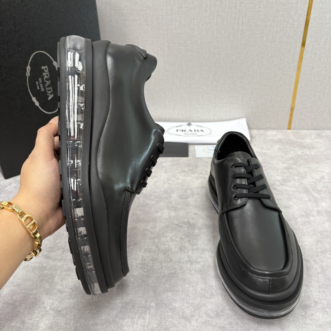 💋💍P家新品 PRAD*/普拉-达 新款休闲正装气垫皮革运动鞋 这款气垫运动板鞋采用进口开边珠/柔软腊面
