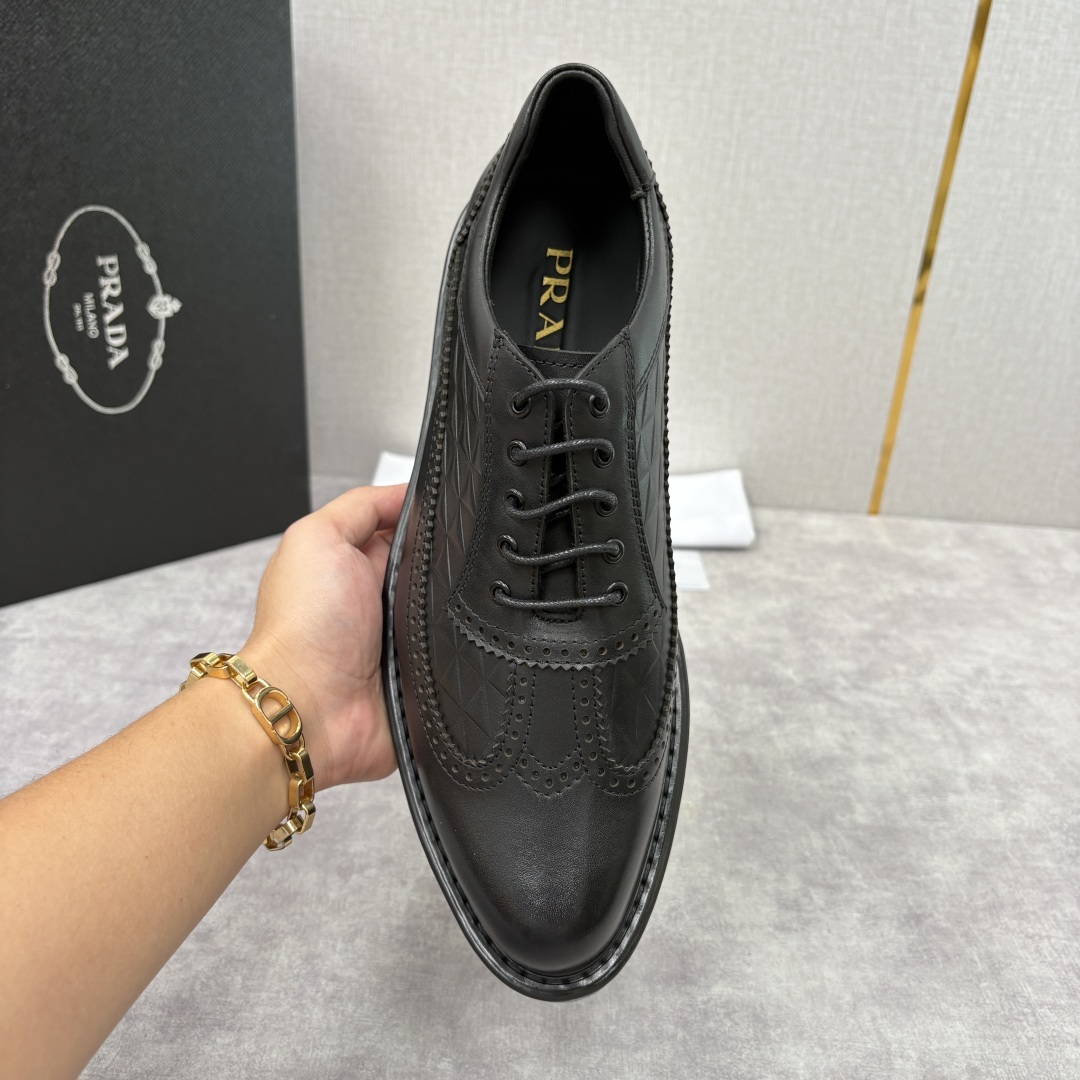💋💍P家新品 PRAD*/普拉-达 新款休闲正装气垫皮革运动鞋 这款气垫运动板鞋采用进口开边珠/柔软腊面