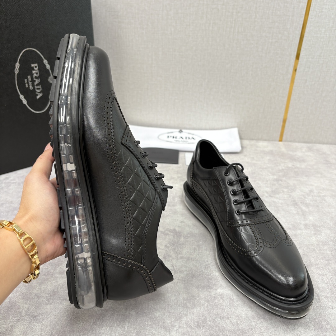💋💍P家新品 PRAD*/普拉-达 新款休闲正装气垫皮革运动鞋 这款气垫运动板鞋采用进口开边珠/柔软腊面