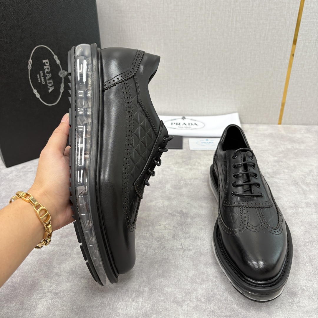💋💍P家新品 PRAD*/普拉-达 新款休闲正装气垫皮革运动鞋 这款气垫运动板鞋采用进口开边珠/柔软腊面