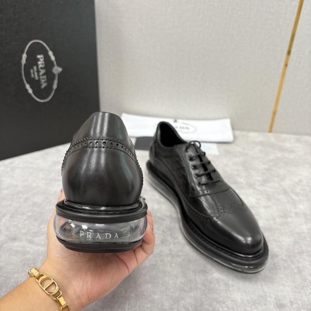 💋💍P家新品 PRAD*/普拉-达 新款休闲正装气垫皮革运动鞋 这款气垫运动板鞋采用进口开边珠/柔软腊面