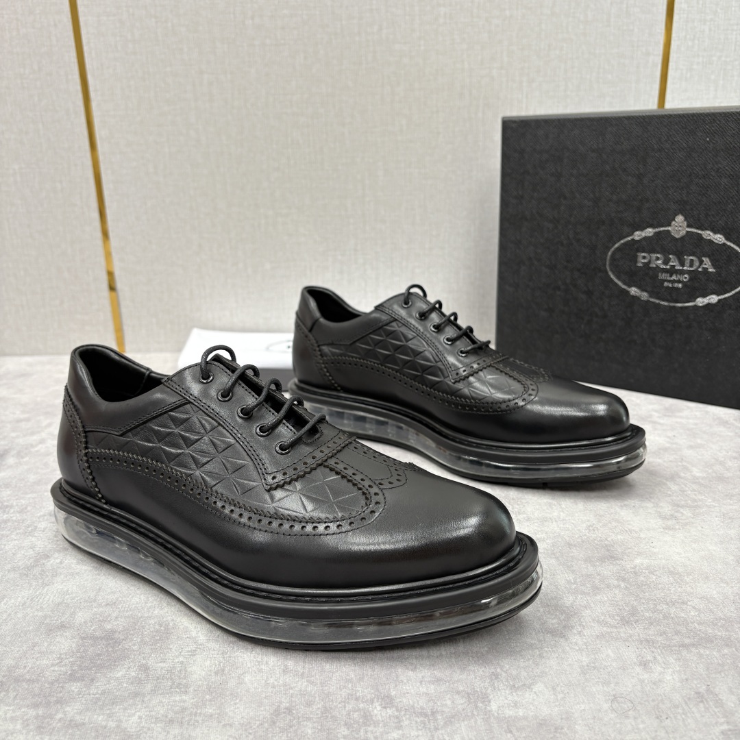 💋💍P家新品 PRAD*/普拉-达 新款休闲正装气垫皮革运动鞋 这款气垫运动板鞋采用进口开边珠/柔软腊面