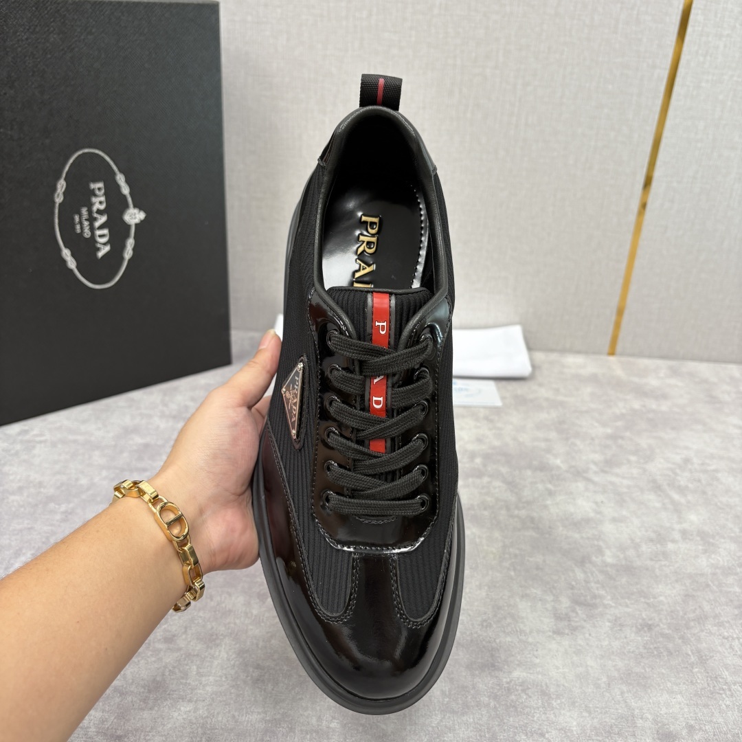 💋💍P家新品 PRAD*/普拉-达 新款休闲正装气垫皮革运动鞋 这款气垫运动板鞋采用进口开边珠/柔软腊面