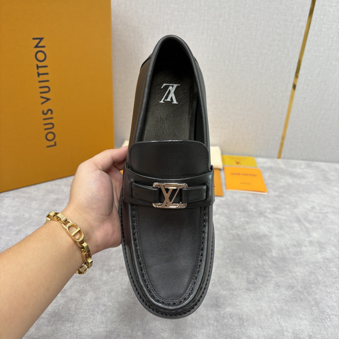 💋💍L家新品 LOUI* 乐福鞋皮鞋 官方 9,350 本款Major乐福鞋皮鞋 多样的材质与配色，是其