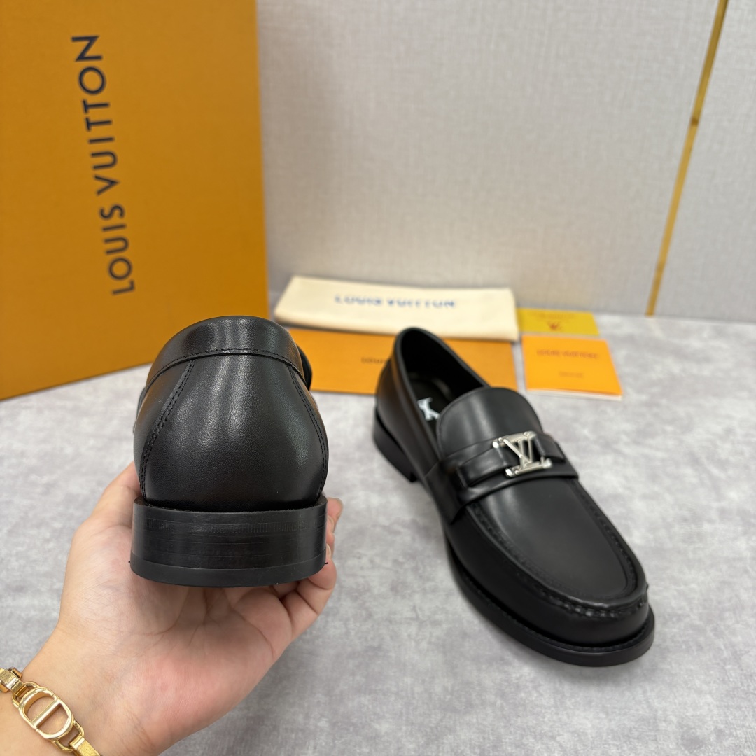 💋💍L家新品 LOUI* 乐福鞋皮鞋 官方 9,350 本款Major乐福鞋皮鞋 多样的材质与配色，是其