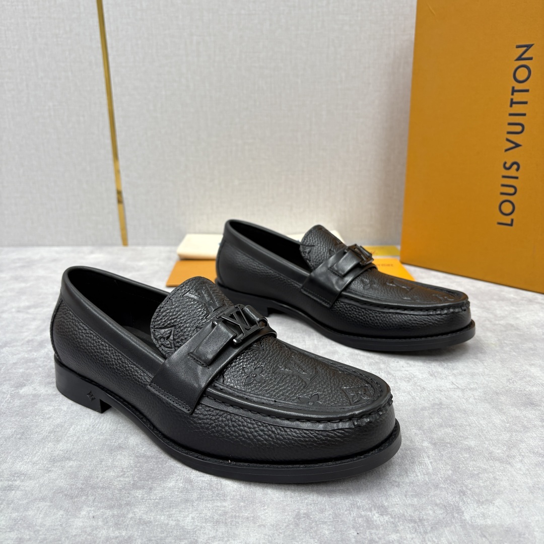 💋💍L家新品 LOUI* 乐福鞋皮鞋 官方 9,350 本款Major乐福鞋皮鞋 多样的材质与配色,是其