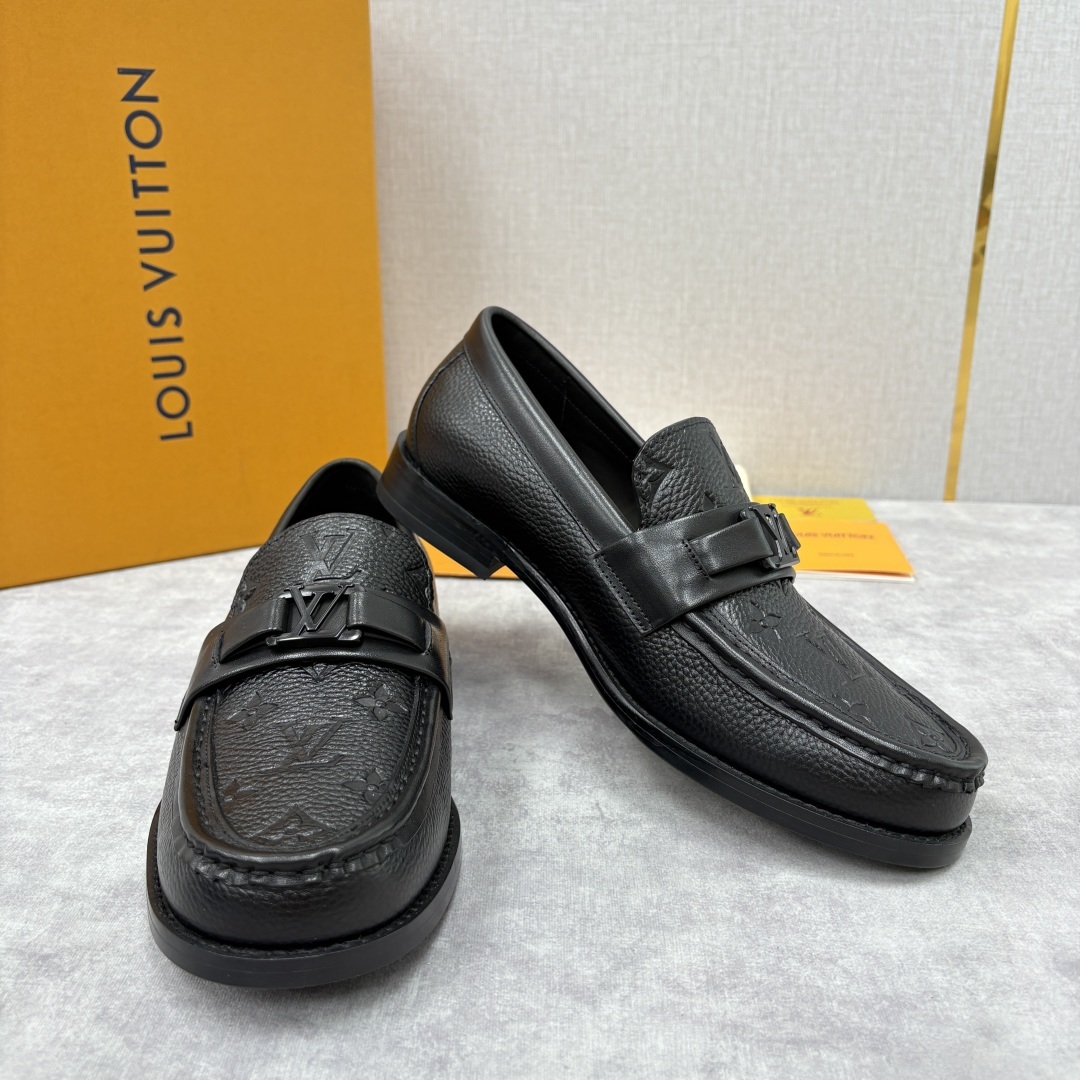 💋💍L家新品 LOUI* 乐福鞋皮鞋 官方 9,350 本款Major乐福鞋皮鞋 多样的材质与配色,是其