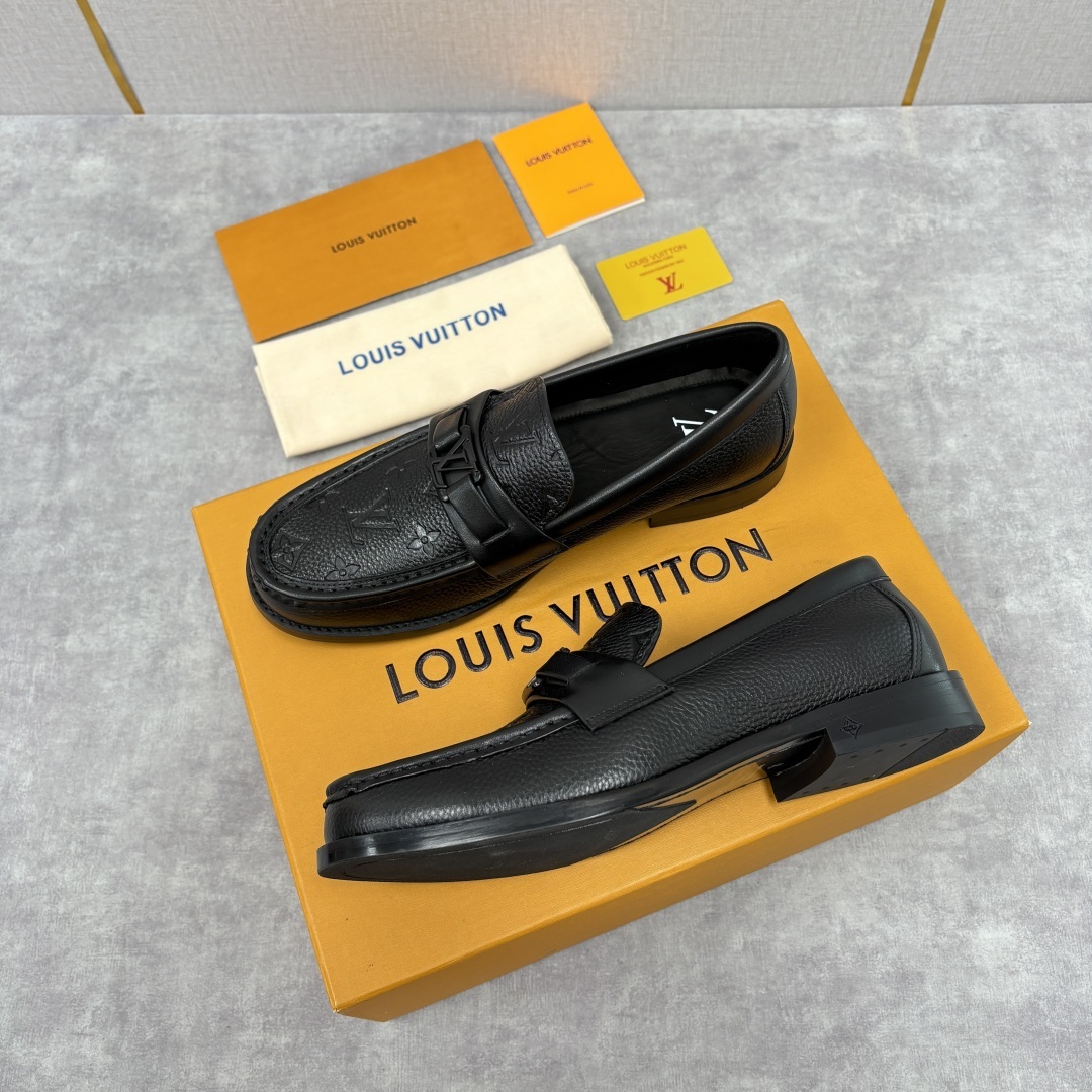 💋💍L家新品 LOUI* 乐福鞋皮鞋 官方 9,350 本款Major乐福鞋皮鞋 多样的材质与配色,是其
