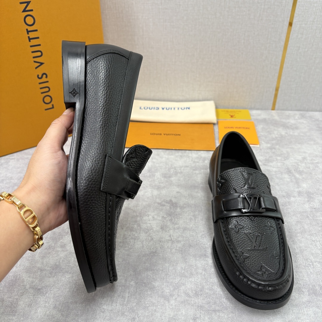 💋💍L家新品 LOUI* 乐福鞋皮鞋 官方 9,350 本款Major乐福鞋皮鞋 多样的材质与配色,是其