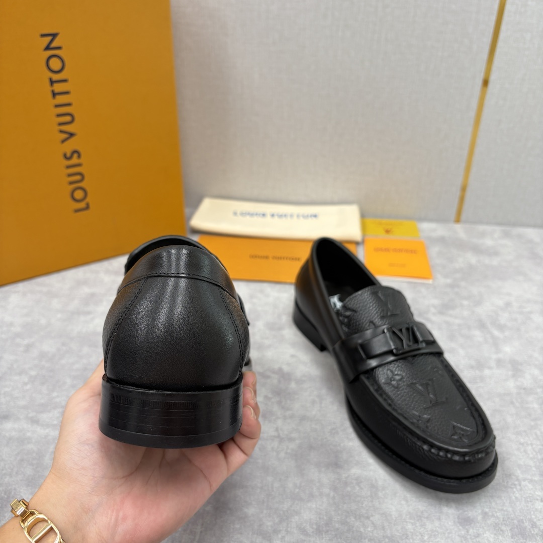 💋💍L家新品 LOUI* 乐福鞋皮鞋 官方 9,350 本款Major乐福鞋皮鞋 多样的材质与配色,是其