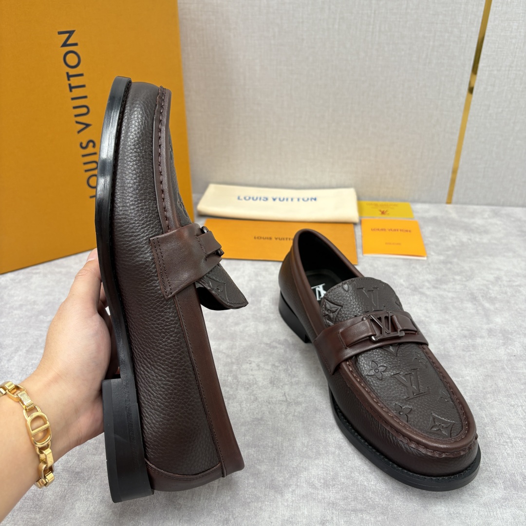 💋💍L家新品 LOUI* 乐福鞋皮鞋 官方 9,350 本款Major乐福鞋皮鞋 多样的材质与配色，是其