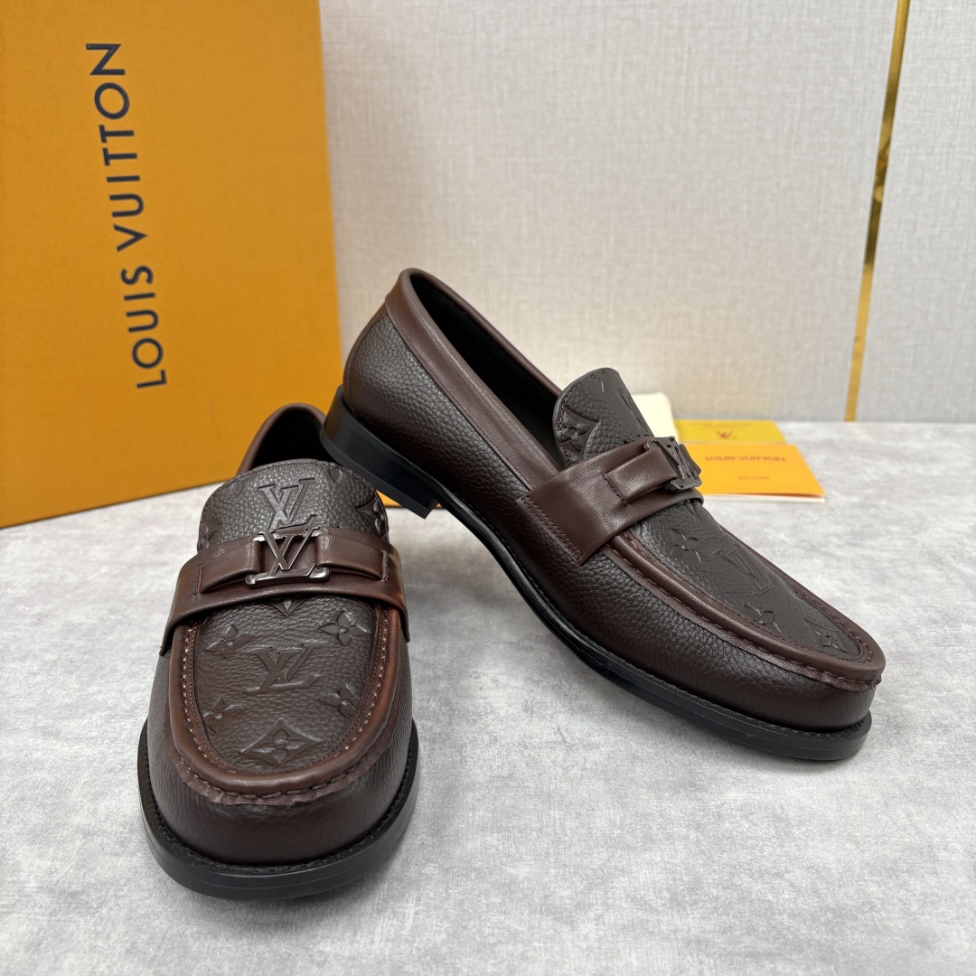💋💍L家新品 LOUI* 乐福鞋皮鞋 官方 9,350 本款Major乐福鞋皮鞋 多样的材质与配色，是其