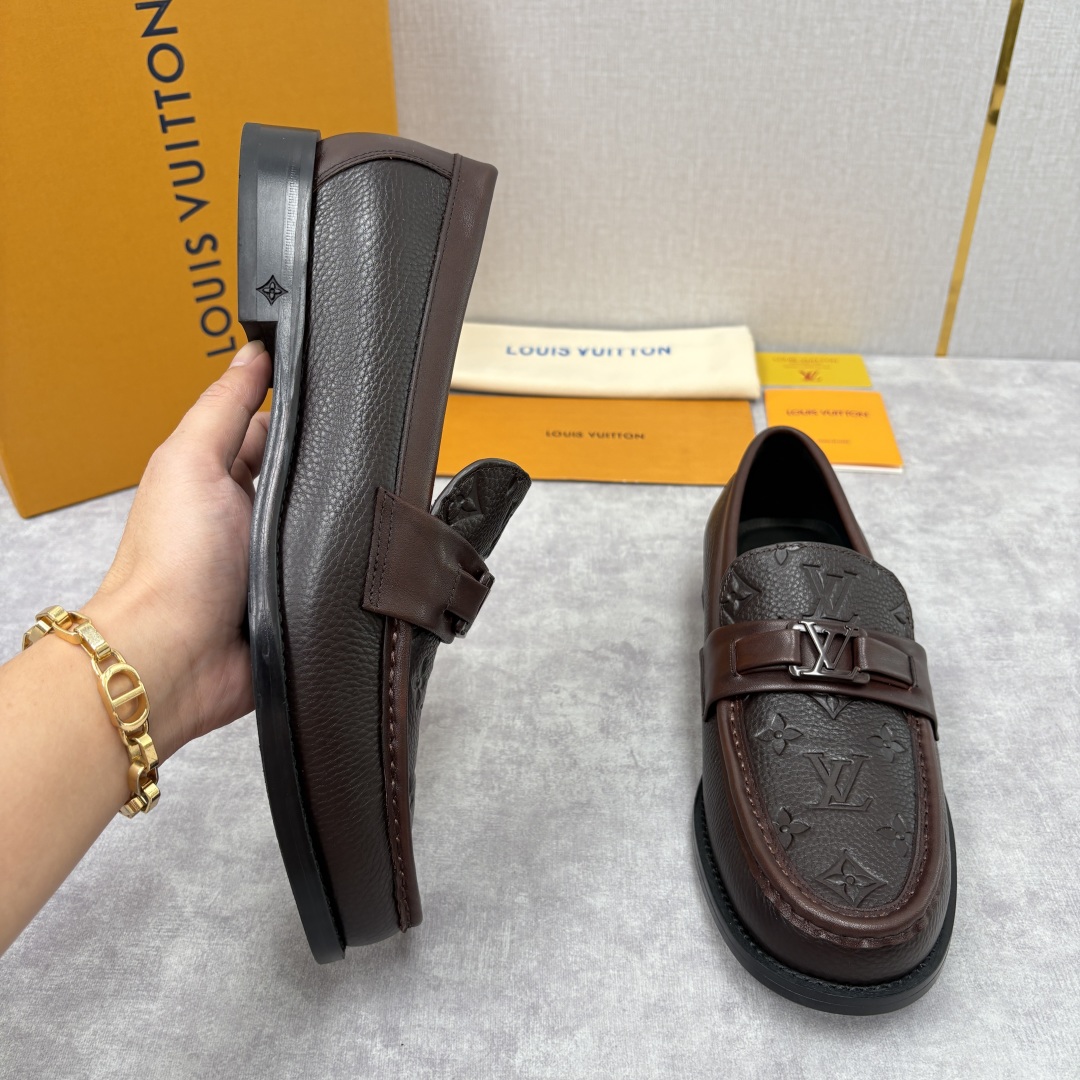 💋💍L家新品 LOUI* 乐福鞋皮鞋 官方 9,350 本款Major乐福鞋皮鞋 多样的材质与配色，是其