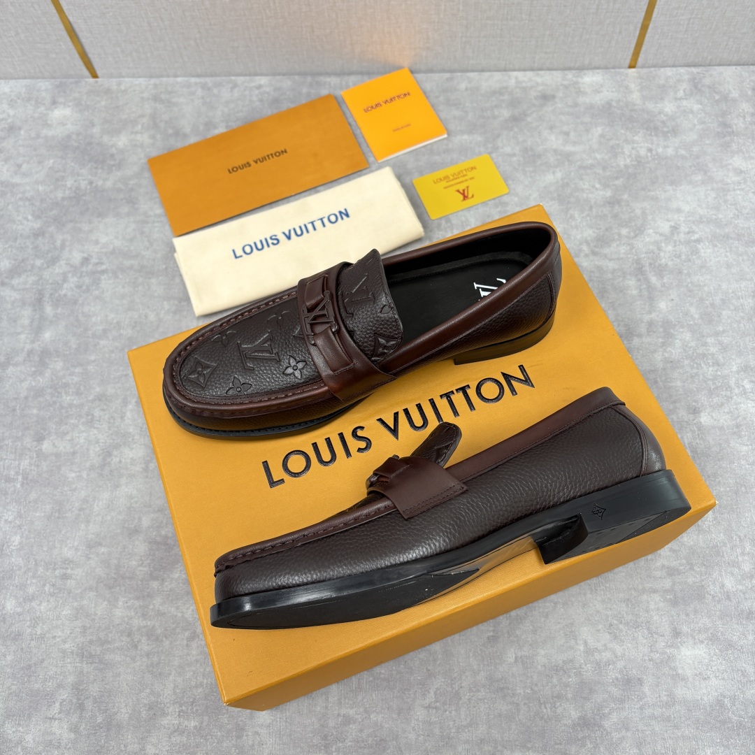 💋💍L家新品 LOUI* 乐福鞋皮鞋 官方 9,350 本款Major乐福鞋皮鞋 多样的材质与配色，是其