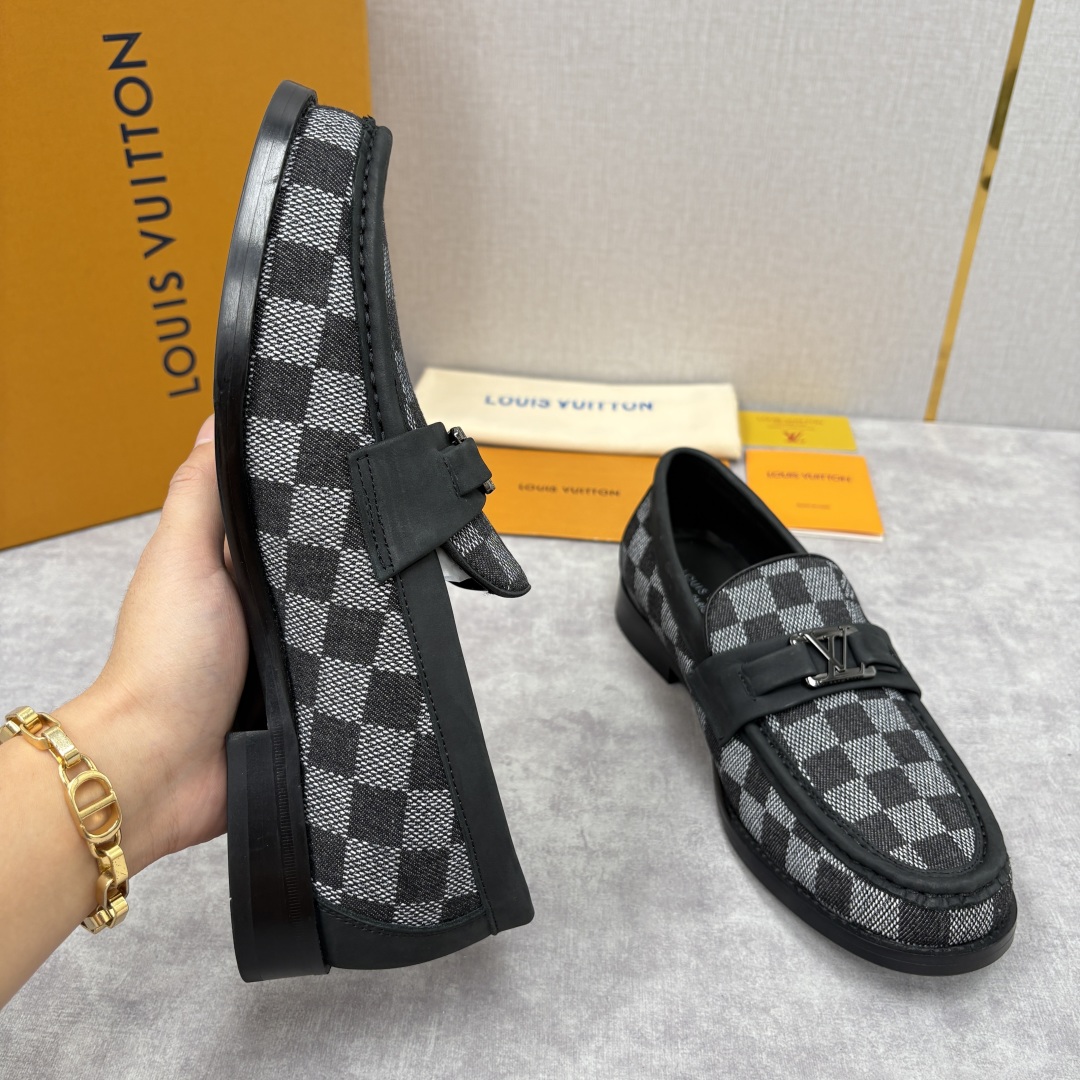 💋💍L家新品 LOUI* 乐福鞋皮鞋 官方 9,350 本款Major乐福鞋皮鞋 多样的材质与配色，是其