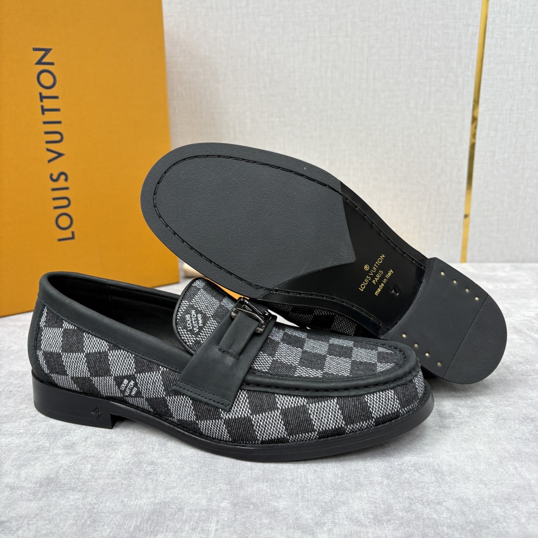💋💍L家新品 LOUI* 乐福鞋皮鞋 官方 9,350 本款Major乐福鞋皮鞋 多样的材质与配色，是其
