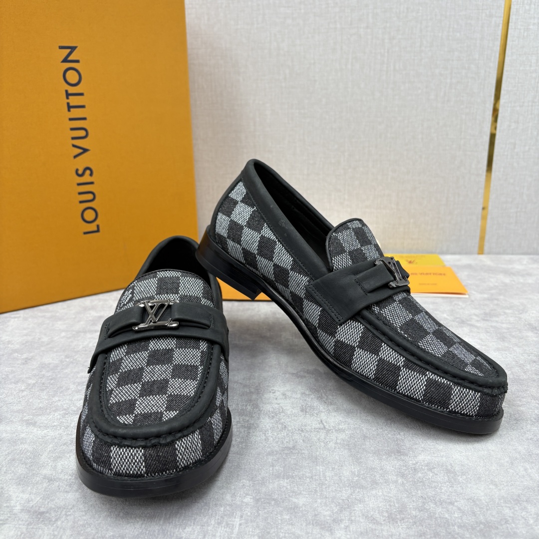 💋💍L家新品 LOUI* 乐福鞋皮鞋 官方 9,350 本款Major乐福鞋皮鞋 多样的材质与配色，是其