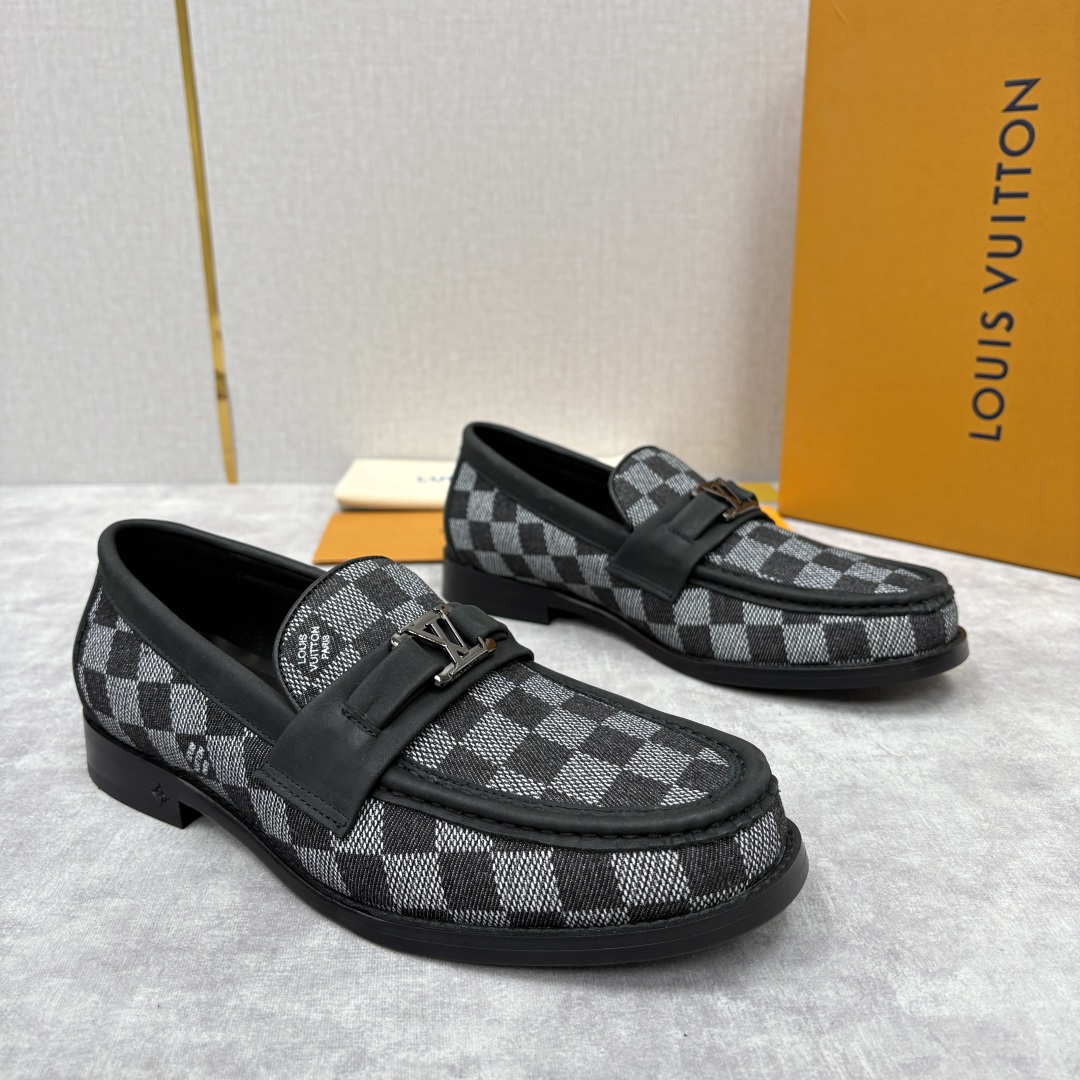 💋💍L家新品 LOUI* 乐福鞋皮鞋 官方 9,350 本款Major乐福鞋皮鞋 多样的材质与配色，是其