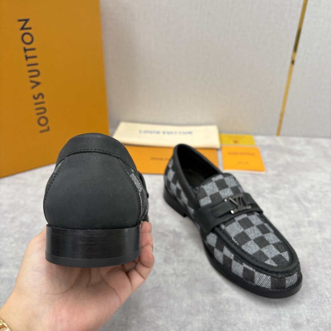 💋💍L家新品 LOUI* 乐福鞋皮鞋 官方 9,350 本款Major乐福鞋皮鞋 多样的材质与配色，是其
