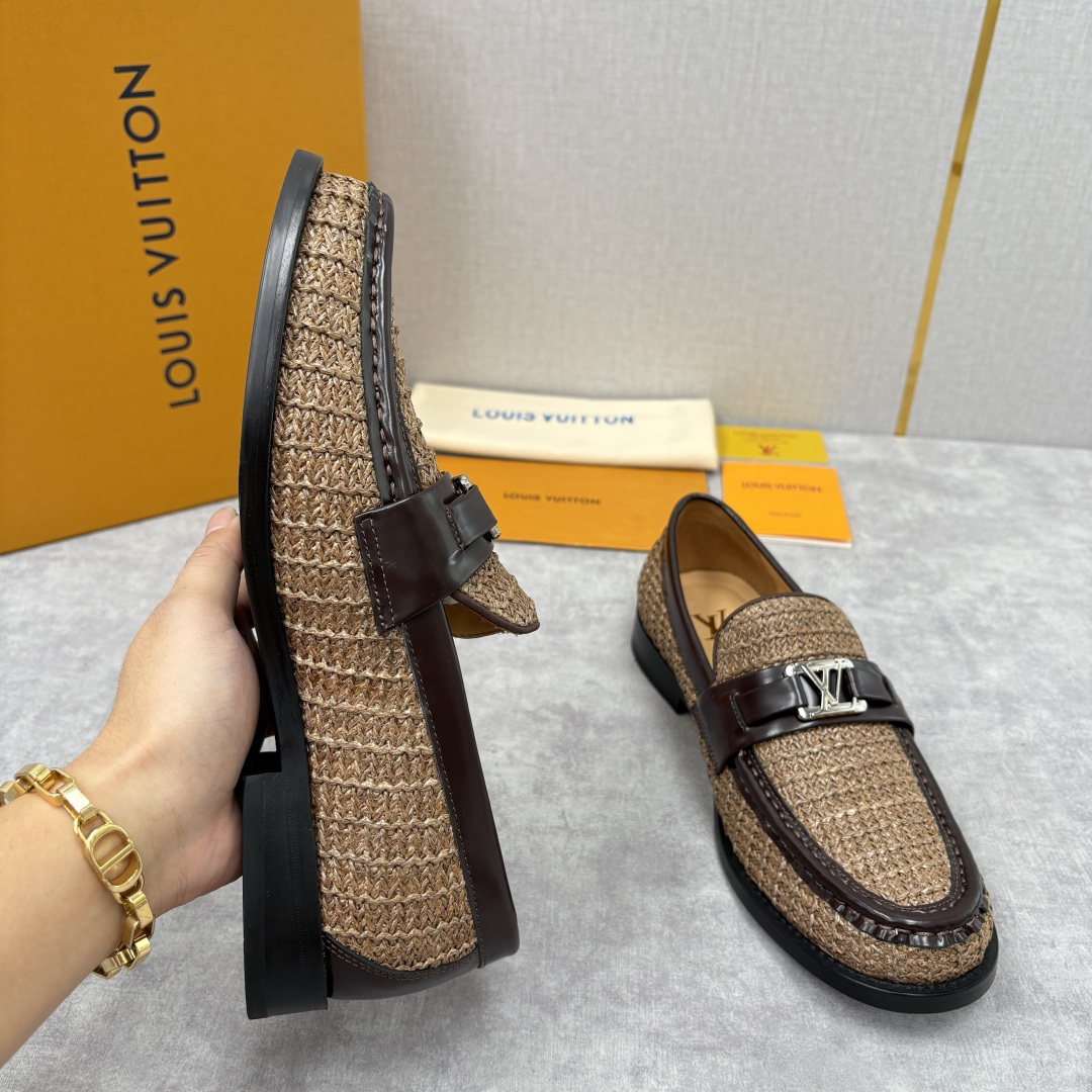 💋💍L家新品 LOUI* 乐福鞋皮鞋 官方 9,350 本款Major乐福鞋皮鞋 多样的材质与配色，是其