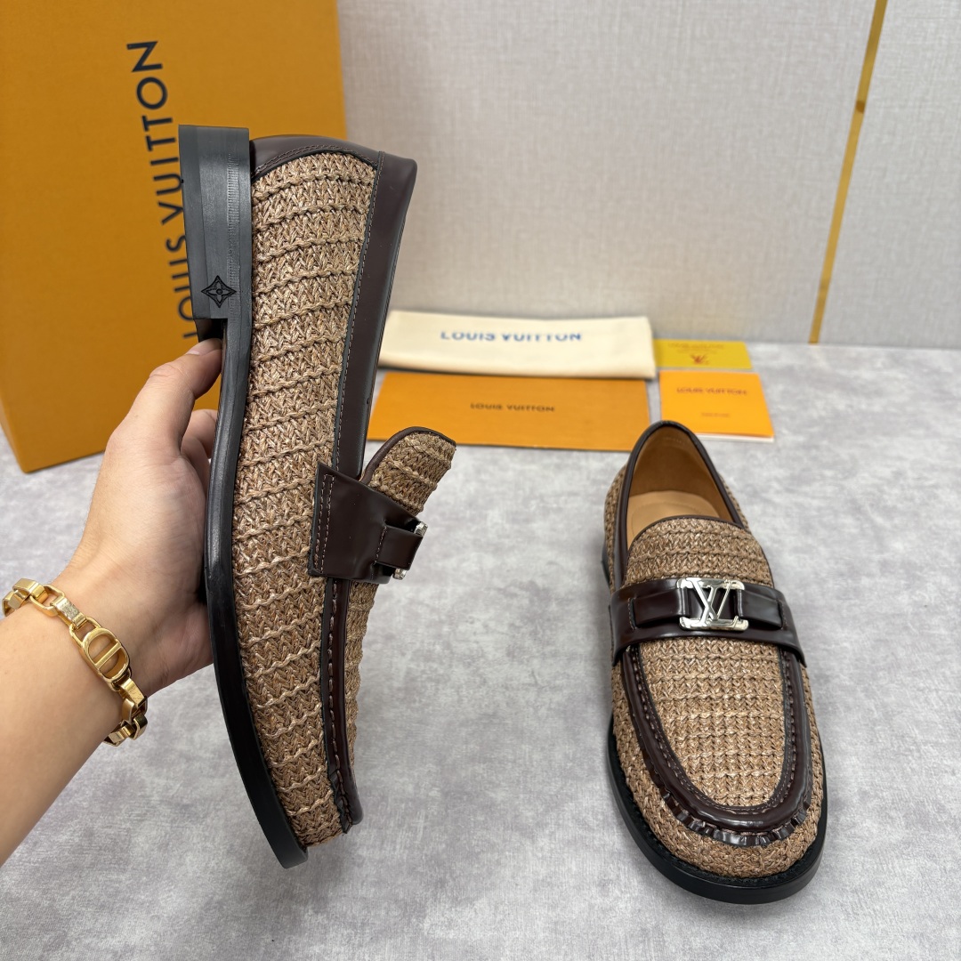💋💍L家新品 LOUI* 乐福鞋皮鞋 官方 9,350 本款Major乐福鞋皮鞋 多样的材质与配色，是其