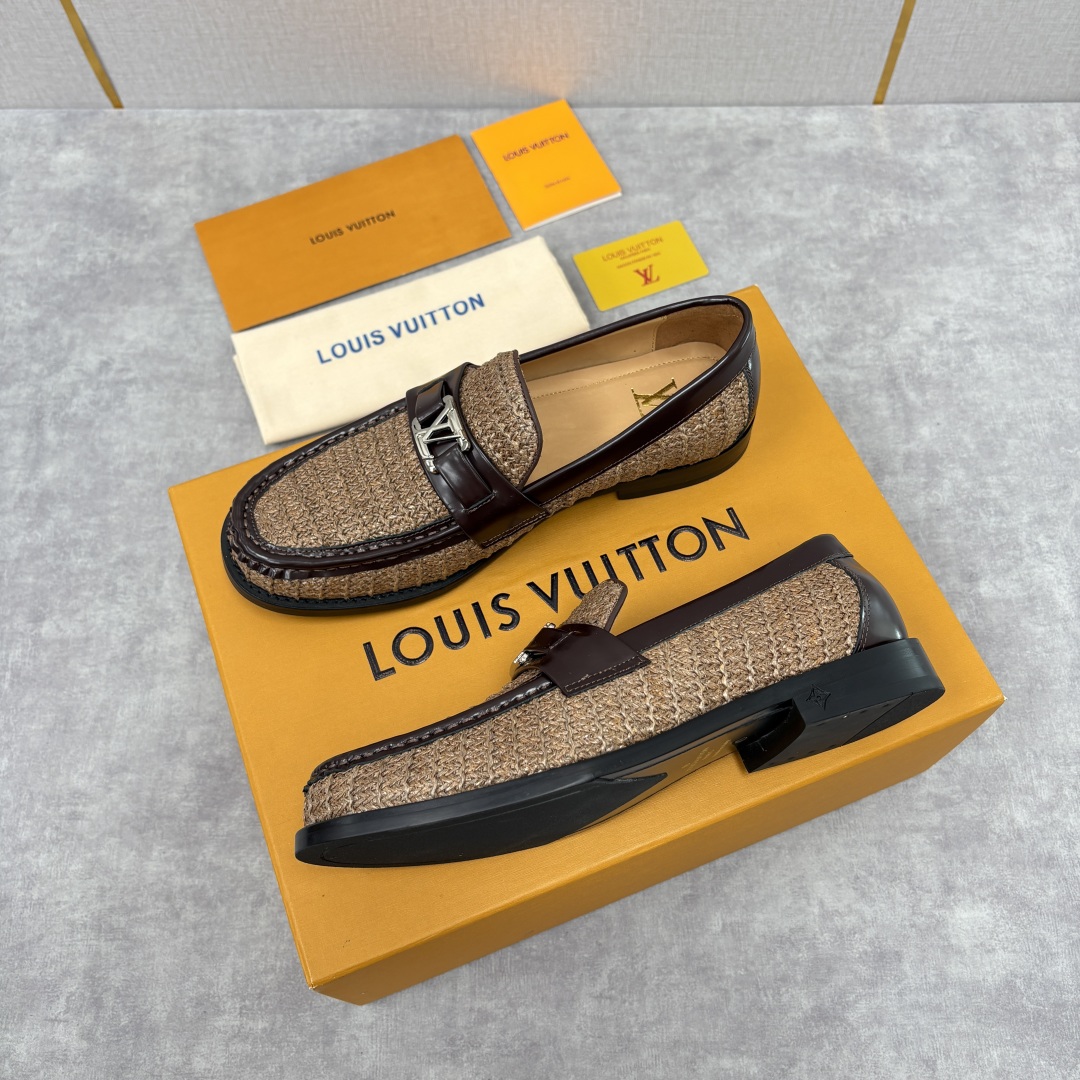 💋💍L家新品 LOUI* 乐福鞋皮鞋 官方 9,350 本款Major乐福鞋皮鞋 多样的材质与配色，是其