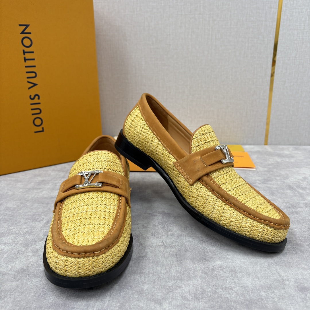 💋💍L家新品 LOUI* 乐福鞋皮鞋 官方 9,350 本款Major乐福鞋皮鞋 多样的材质与配色，是其