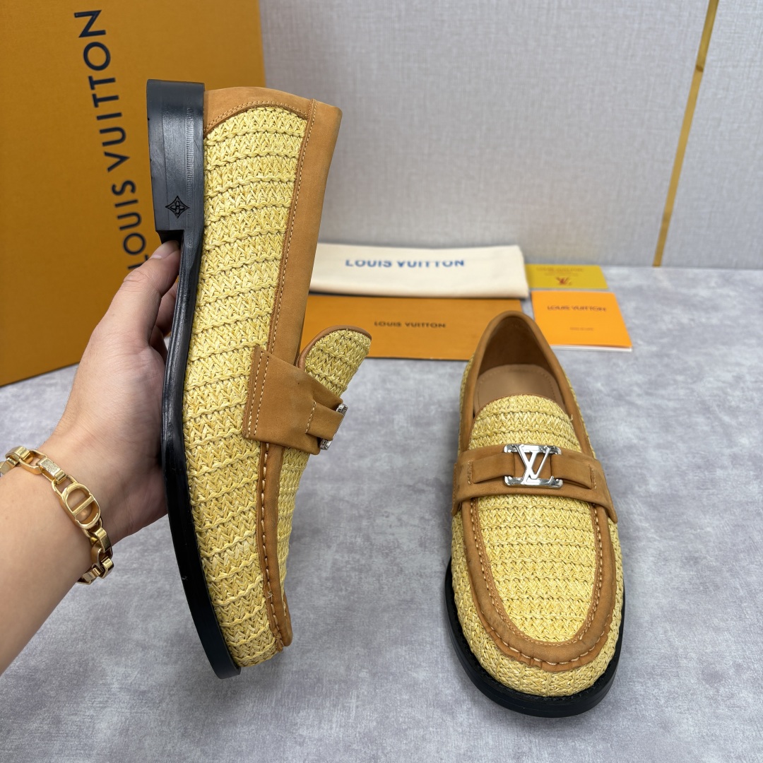 💋💍L家新品 LOUI* 乐福鞋皮鞋 官方 9,350 本款Major乐福鞋皮鞋 多样的材质与配色，是其