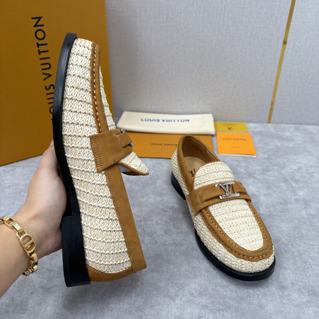💋💍L家新品 LOUI* 乐福鞋皮鞋 官方 9,350 本款Major乐福鞋皮鞋 多样的材质与配色，是其