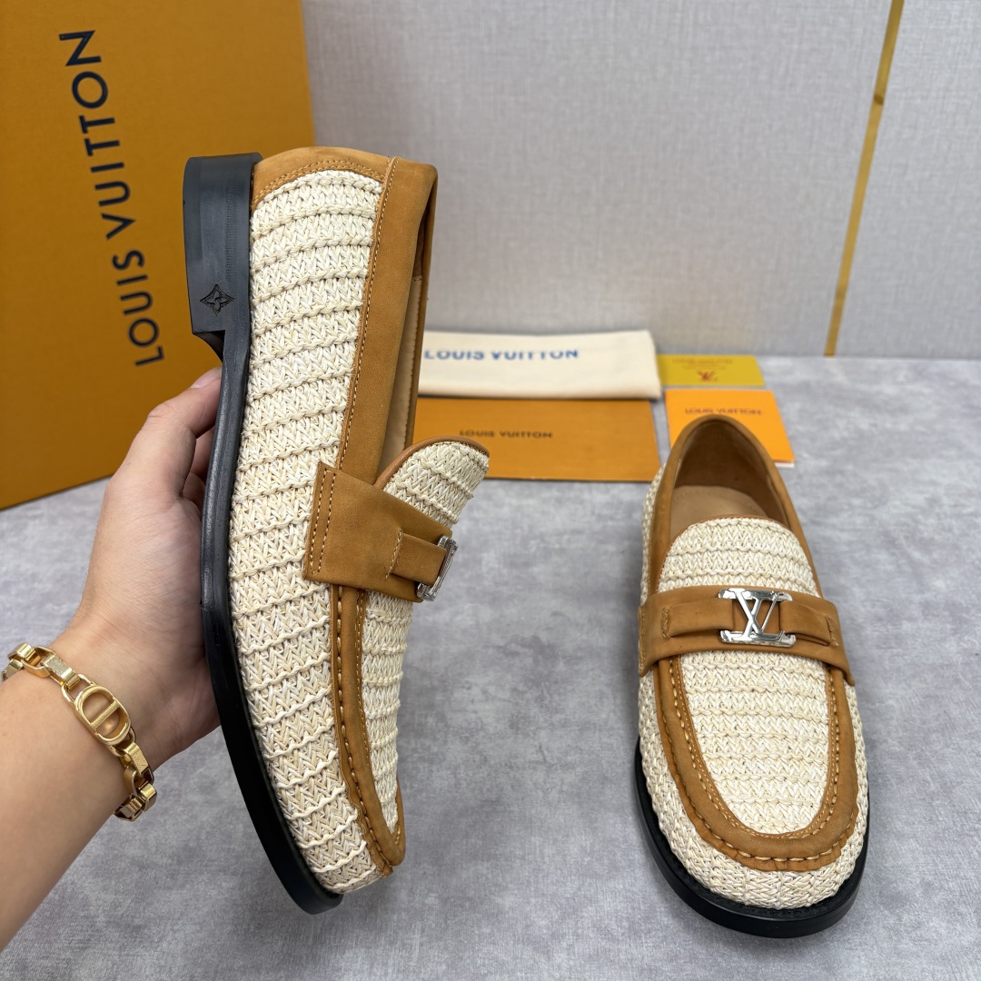 💋💍L家新品 LOUI* 乐福鞋皮鞋 官方 9,350 本款Major乐福鞋皮鞋 多样的材质与配色，是其
