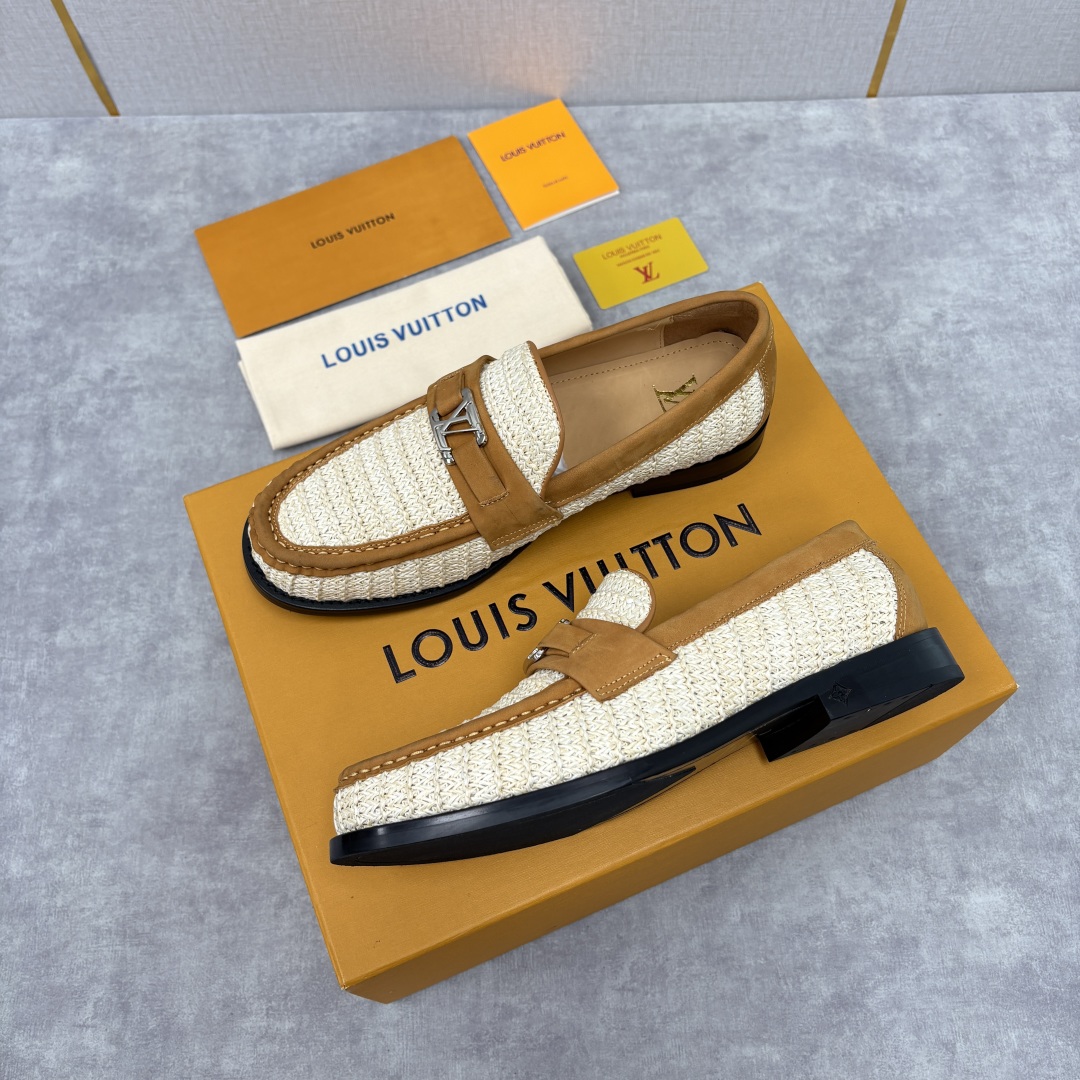 💋💍L家新品 LOUI* 乐福鞋皮鞋 官方 9,350 本款Major乐福鞋皮鞋 多样的材质与配色，是其