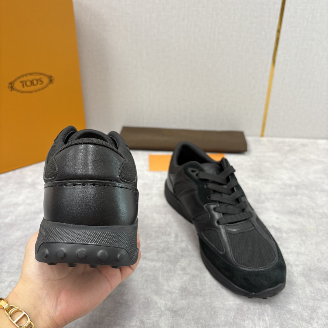 💋💍TOD*S 托德-斯 男士新品休闲运动鞋 官方 7,900 多种材质拼接撞色设计 本款运动休闲鞋糅合