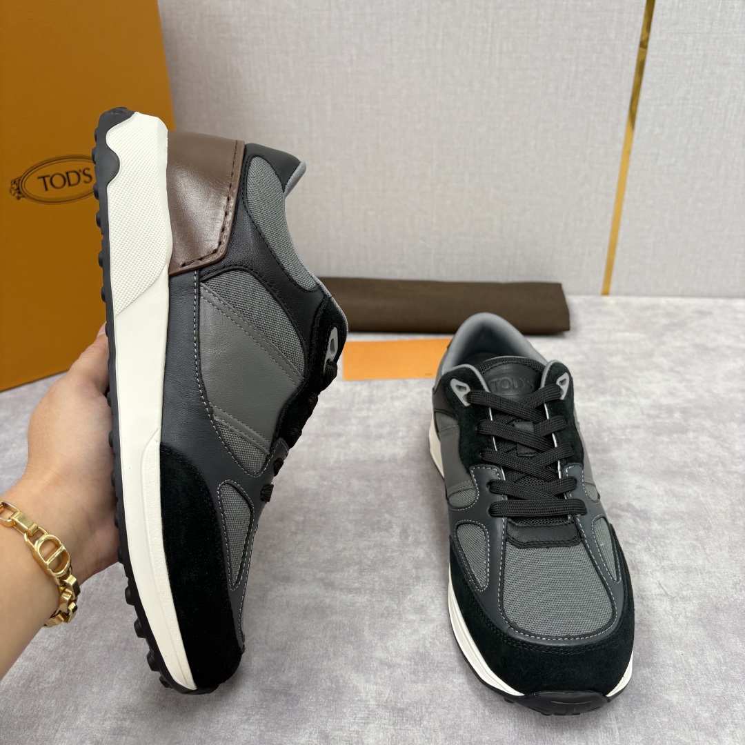 💋💍TOD*S 托德-斯 男士新品休闲运动鞋 官方 7,900 多种材质拼接撞色设计 本款运动休闲鞋糅合