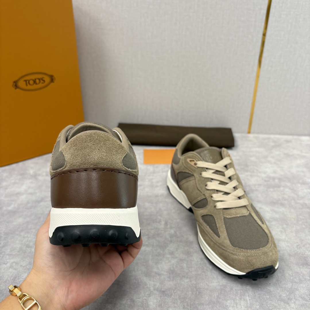 💋💍TOD*S 托德-斯 男士新品休闲运动鞋 官方 7,900 多种材质拼接撞色设计 本款运动休闲鞋糅合