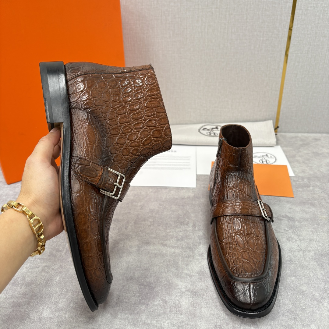 💋💍H家新品 爱马-仕 Hermè*s 鳄鱼纹男士短靴皮靴 奢华匠艺与绅士格调的巅峰融合 精选进口鳄鱼纹