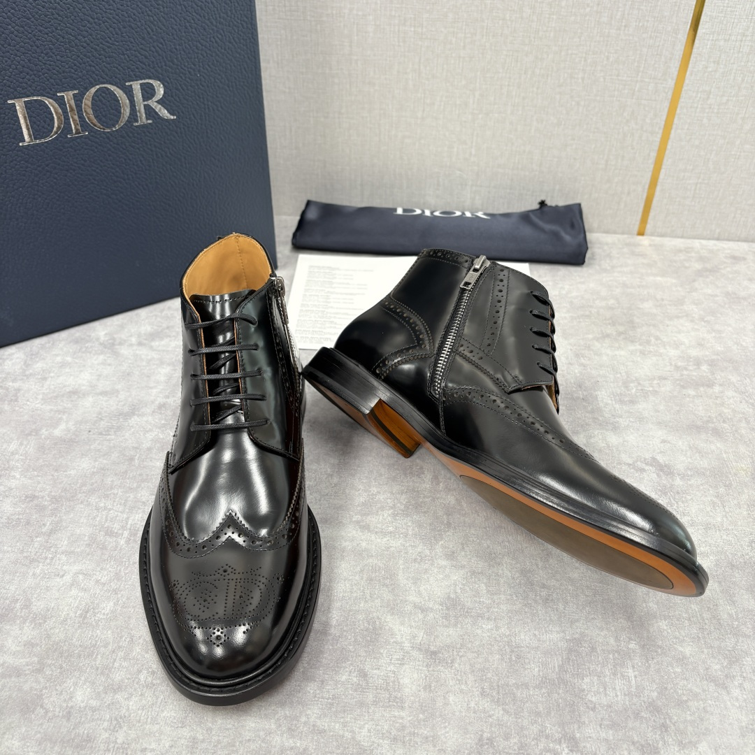 💋💍CD家新品 Dio*r 迪-奥 男士布洛克短靴 中帮皮靴 法式奢华与英伦雅痞的跨界杰作 高定基因邂逅