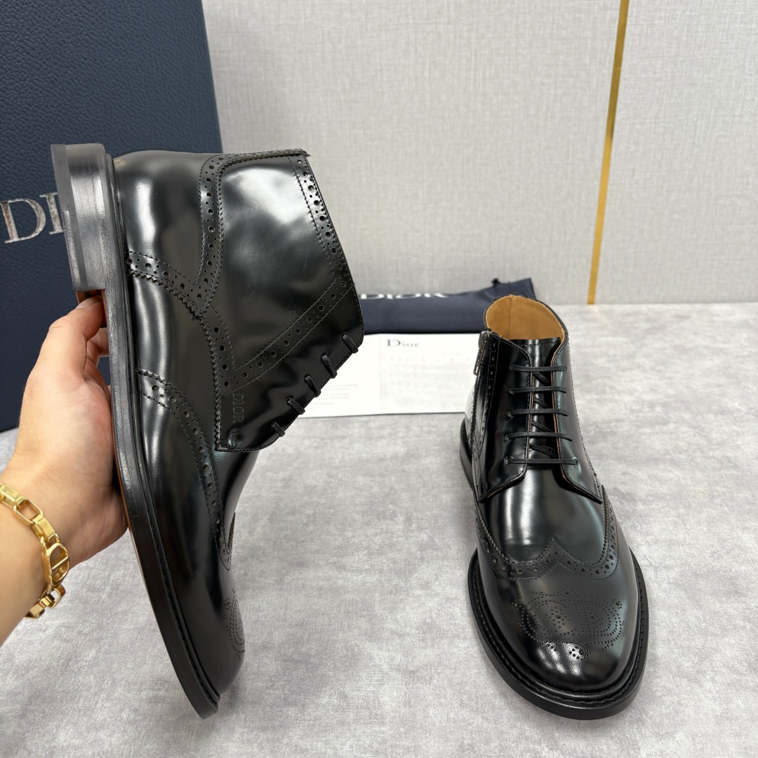 💋💍CD家新品 Dio*r 迪-奥 男士布洛克短靴 中帮皮靴 法式奢华与英伦雅痞的跨界杰作 高定基因邂逅