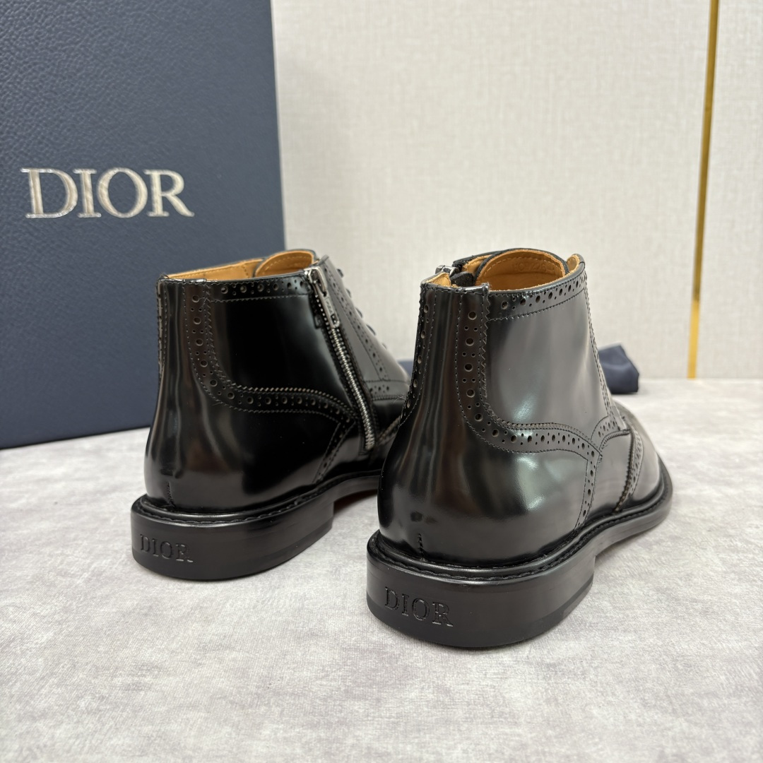 💋💍CD家新品 Dio*r 迪-奥 男士布洛克短靴 中帮皮靴 法式奢华与英伦雅痞的跨界杰作 高定基因邂逅