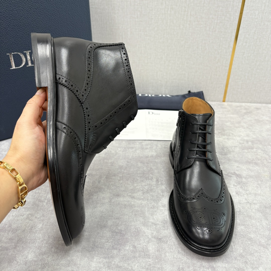 💋💍CD家新品 Dio*r 迪-奥 男士布洛克短靴 中帮皮靴 法式奢华与英伦雅痞的跨界杰作 高定基因邂逅