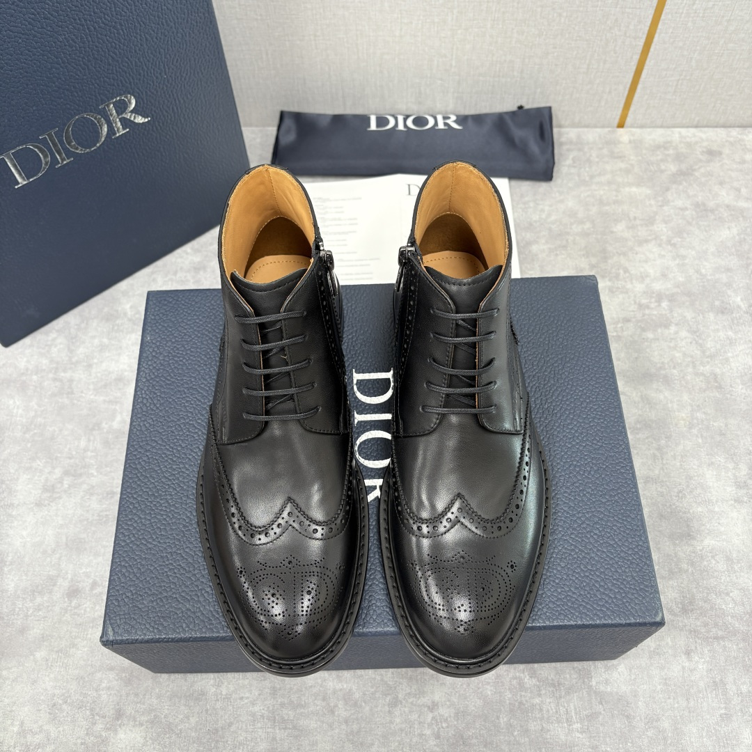 💋💍CD家新品 Dio*r 迪-奥 男士布洛克短靴 中帮皮靴 法式奢华与英伦雅痞的跨界杰作 高定基因邂逅
