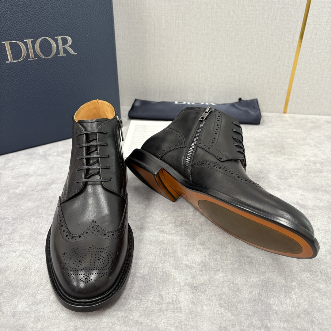 💋💍CD家新品 Dio*r 迪-奥 男士布洛克短靴 中帮皮靴 法式奢华与英伦雅痞的跨界杰作 高定基因邂逅