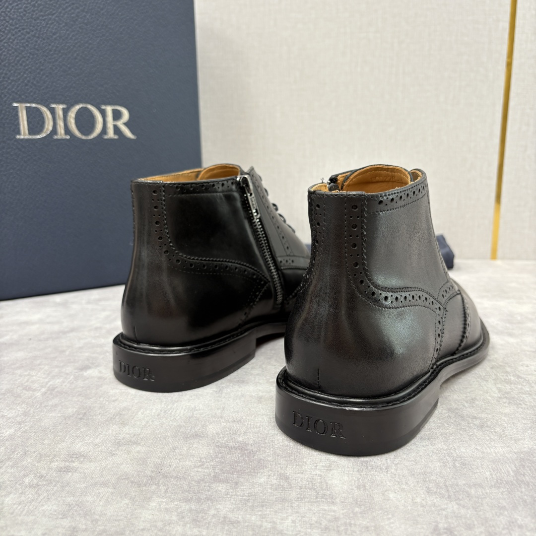 💋💍CD家新品 Dio*r 迪-奥 男士布洛克短靴 中帮皮靴 法式奢华与英伦雅痞的跨界杰作 高定基因邂逅