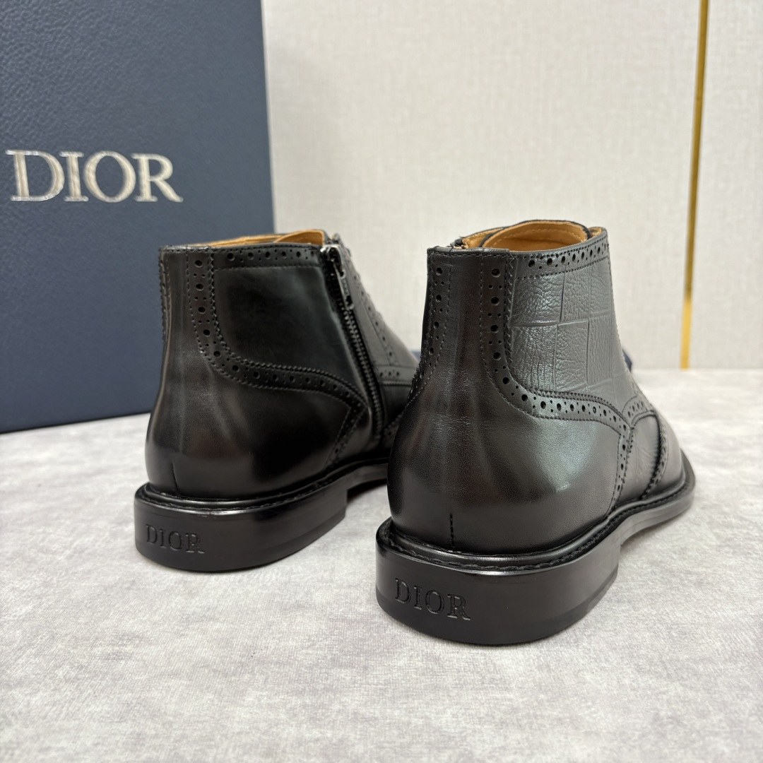 💋💍CD家新品 Dio*r 迪-奥 男士布洛克短靴 中帮皮靴 法式奢华与英伦雅痞的跨界杰作 高定基因邂逅