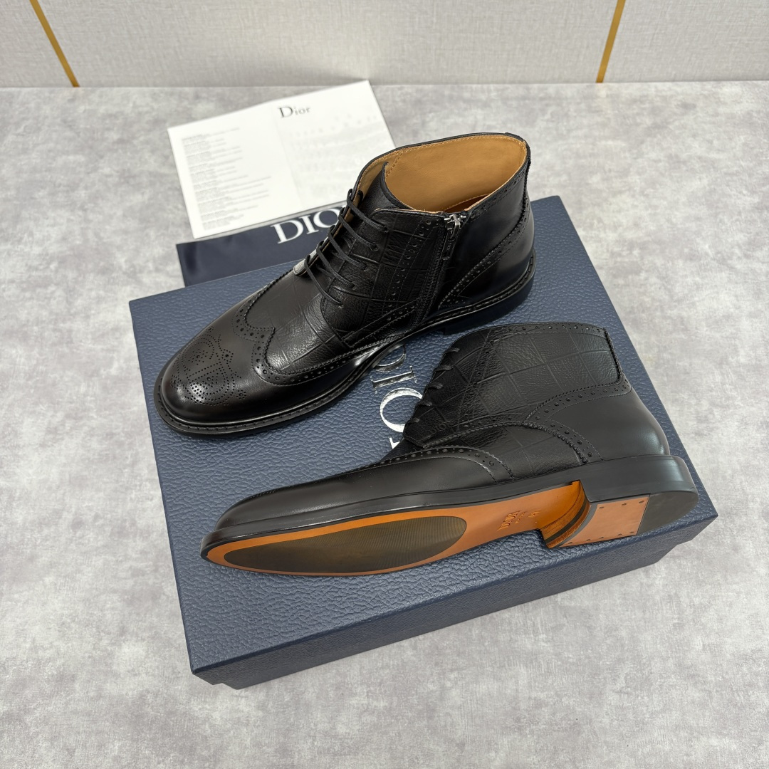 💋💍CD家新品 Dio*r 迪-奥 男士布洛克短靴 中帮皮靴 法式奢华与英伦雅痞的跨界杰作 高定基因邂逅