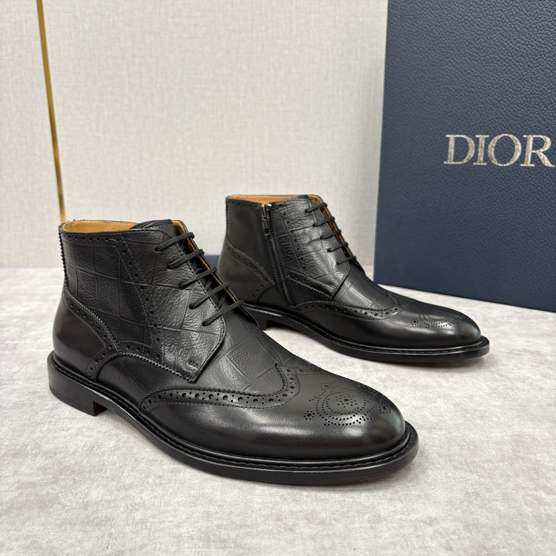 💋💍CD家新品 Dio*r 迪-奥 男士布洛克短靴 中帮皮靴 法式奢华与英伦雅痞的跨界杰作 高定基因邂逅