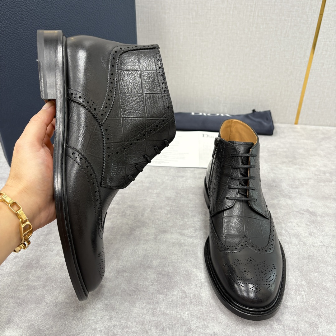 💋💍CD家新品 Dio*r 迪-奥 男士布洛克短靴 中帮皮靴 法式奢华与英伦雅痞的跨界杰作 高定基因邂逅