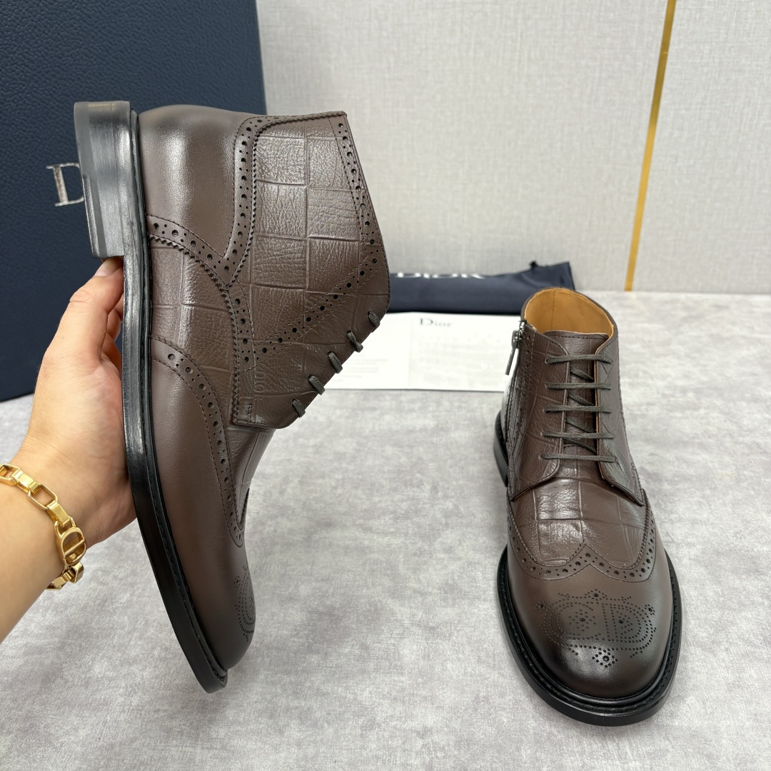 💋💍CD家新品 Dio*r 迪-奥 男士布洛克短靴 中帮皮靴 法式奢华与英伦雅痞的跨界杰作 高定基因邂逅