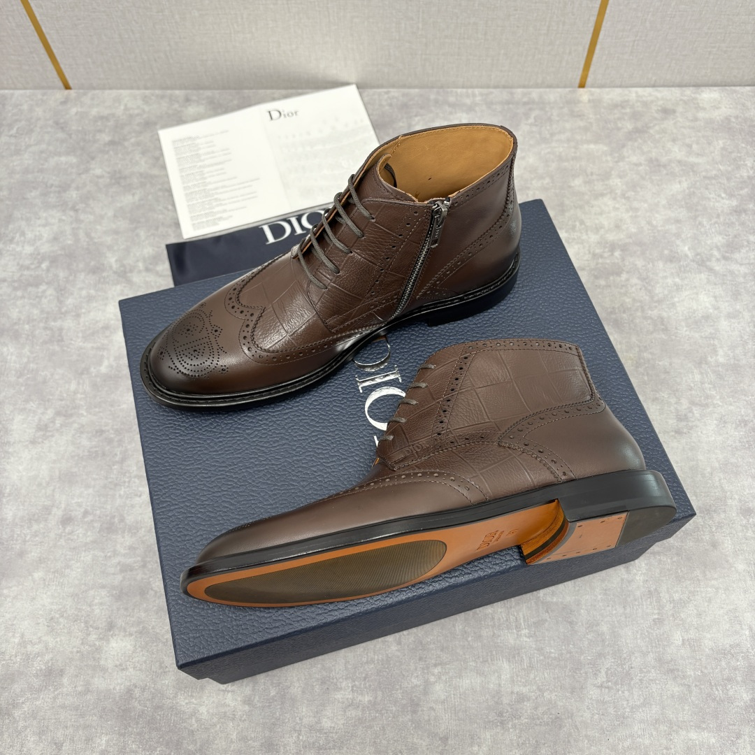 💋💍CD家新品 Dio*r 迪-奥 男士布洛克短靴 中帮皮靴 法式奢华与英伦雅痞的跨界杰作 高定基因邂逅